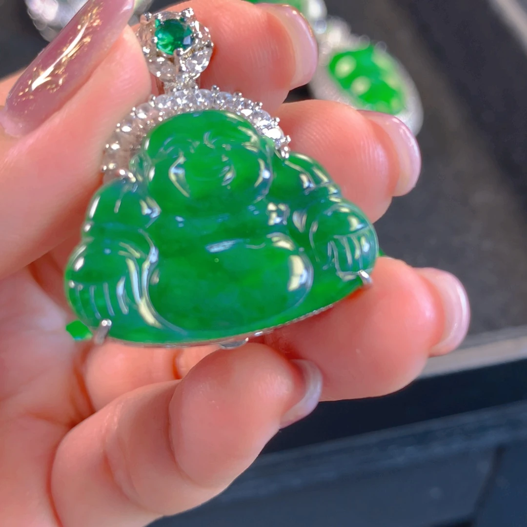 翡翠颈饰未镶嵌翡翠