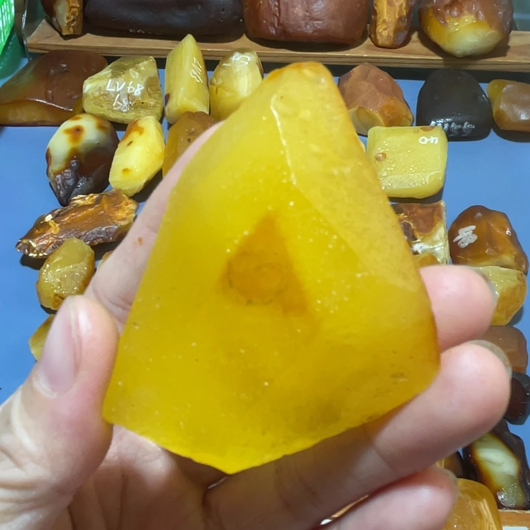 亮***剑定制蜜蜡未镶嵌随形