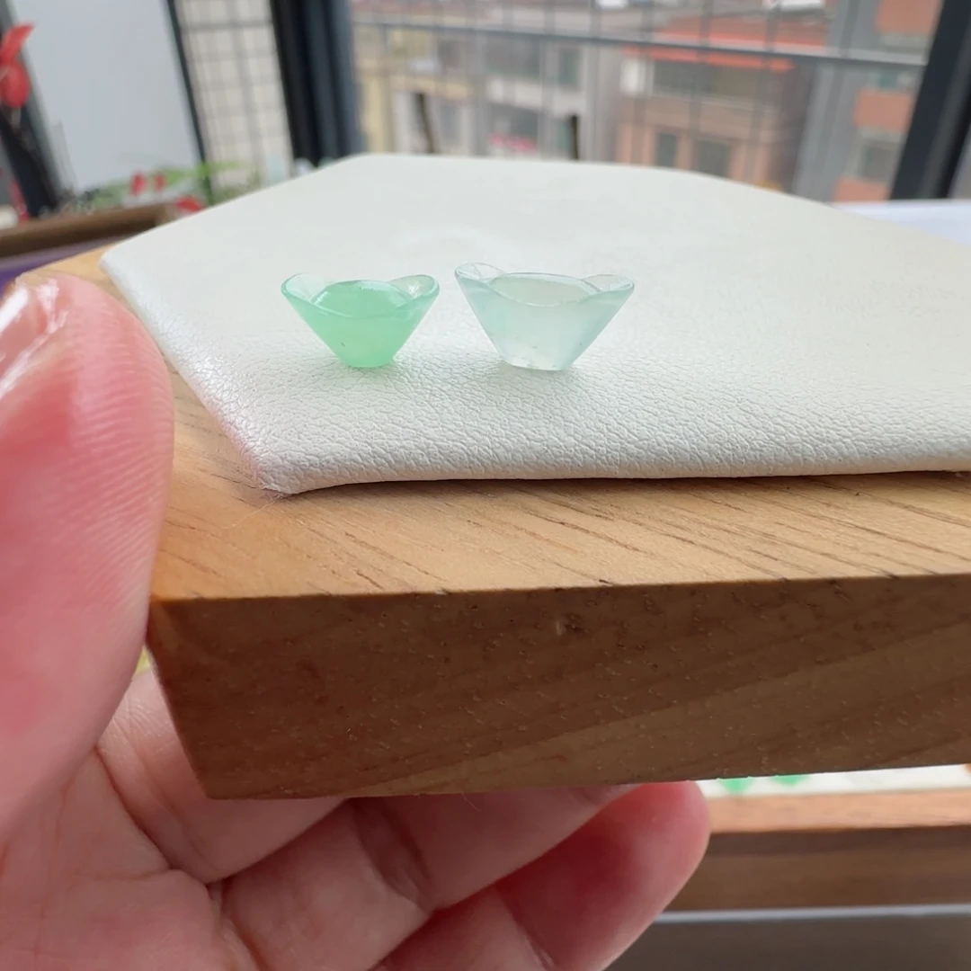 未镶嵌定制翡翠超*M定制翡翠毛货不退不换