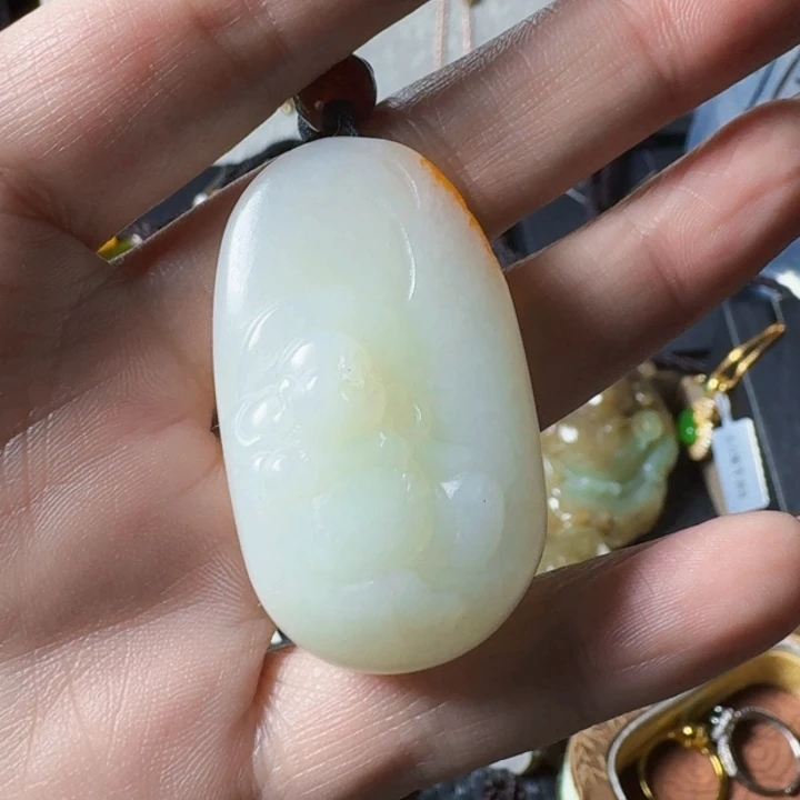 和田玉（子料）颈饰未镶嵌好**哦