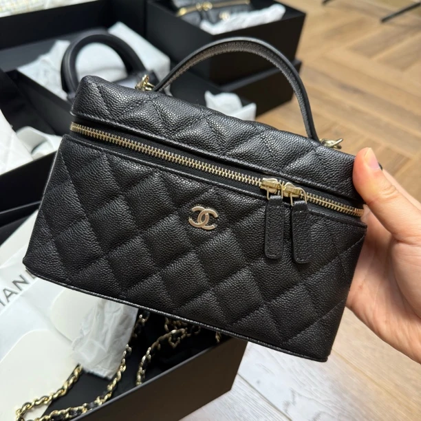 未使用 Chanel/香奈儿 澳海贝/chanel/25b最新回归小logo化妆盒lp