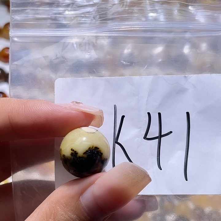 琥珀未镶嵌裸石16福利