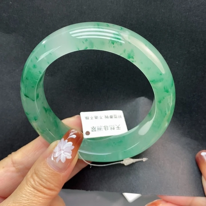 石英质玉未镶嵌手镯