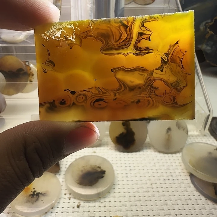 玛瑙/玉髓未镶嵌珠宝奇石
