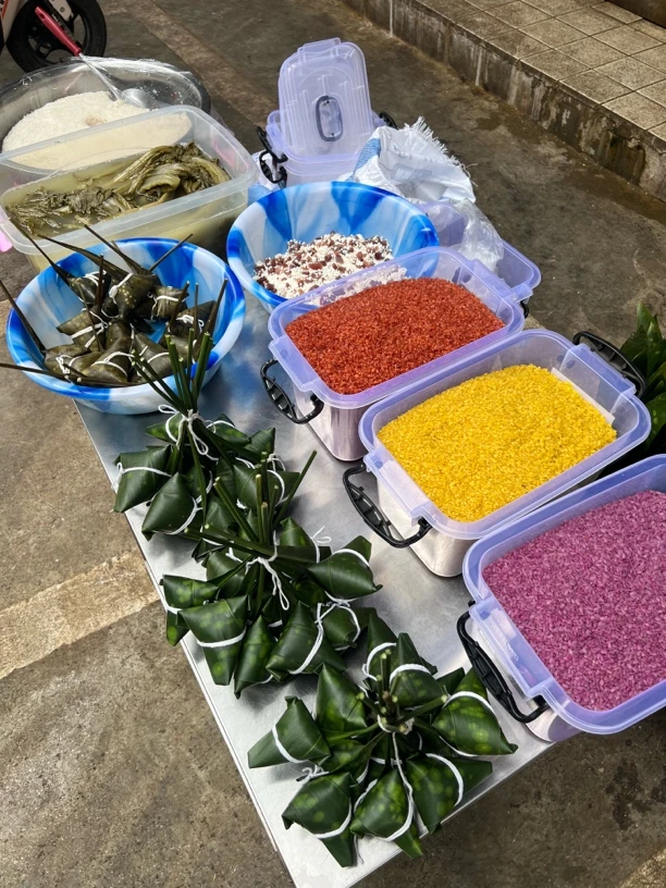 云南丘北特产粽子，生的发货，收到货需要提前泡水5个小时