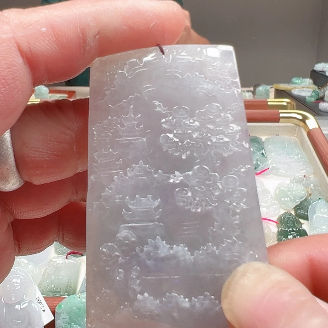 翡翠未镶嵌颈饰山水