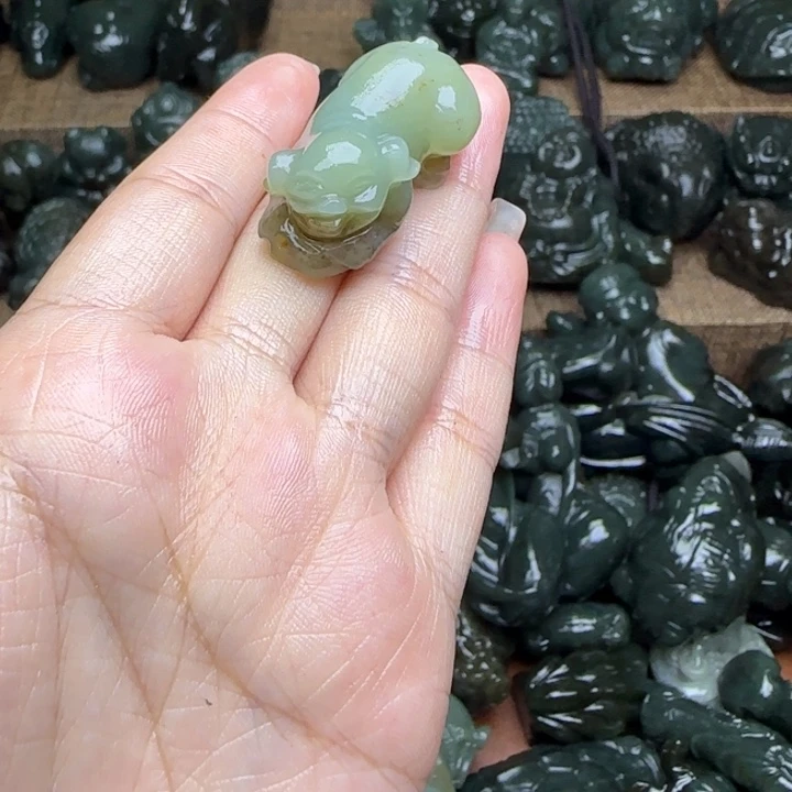 和田玉（糖玉）未镶嵌颈饰
