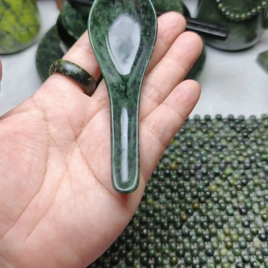 合金蛇纹石玉勺子