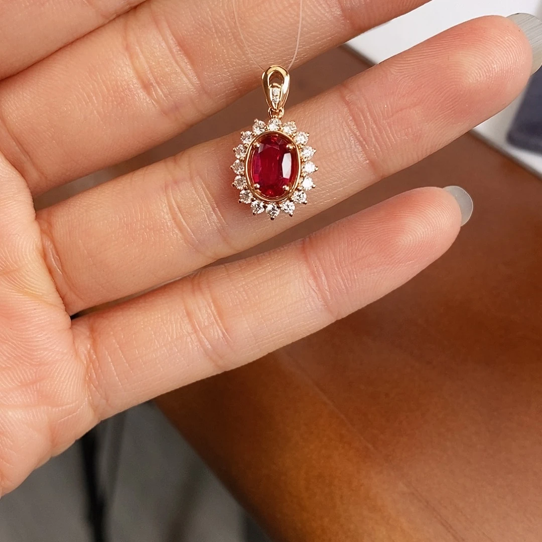 红宝石颈饰18K金镶嵌72分