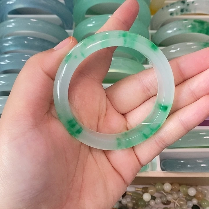 石英质玉未镶嵌手镯