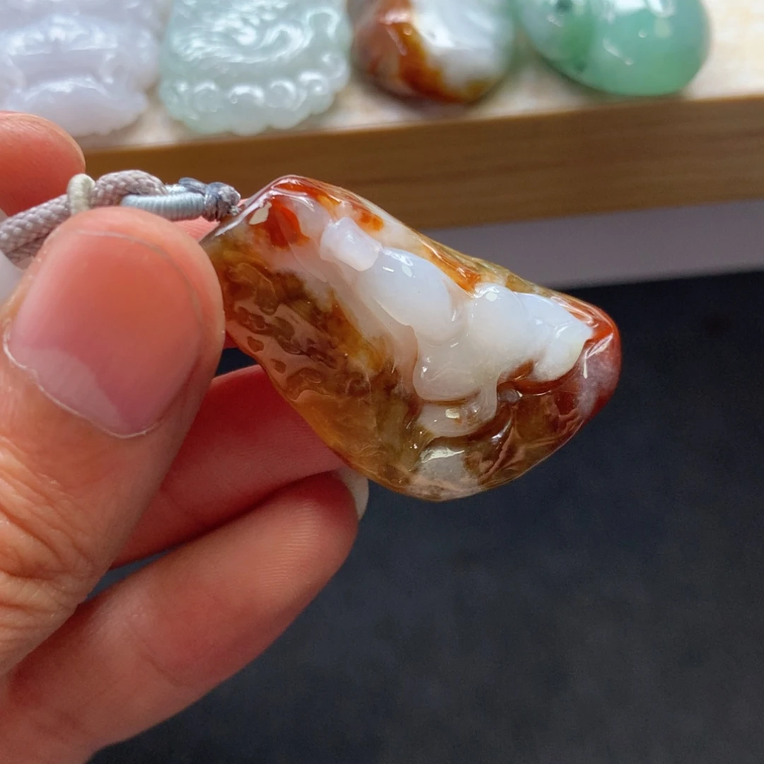 翡翠未镶嵌颈饰吊坠