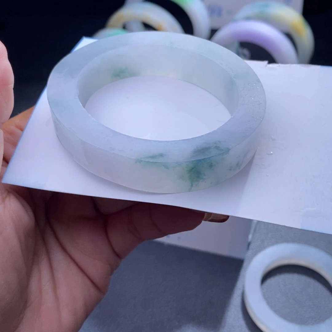 橙***妈定制翡翠未镶嵌翡翠手镯