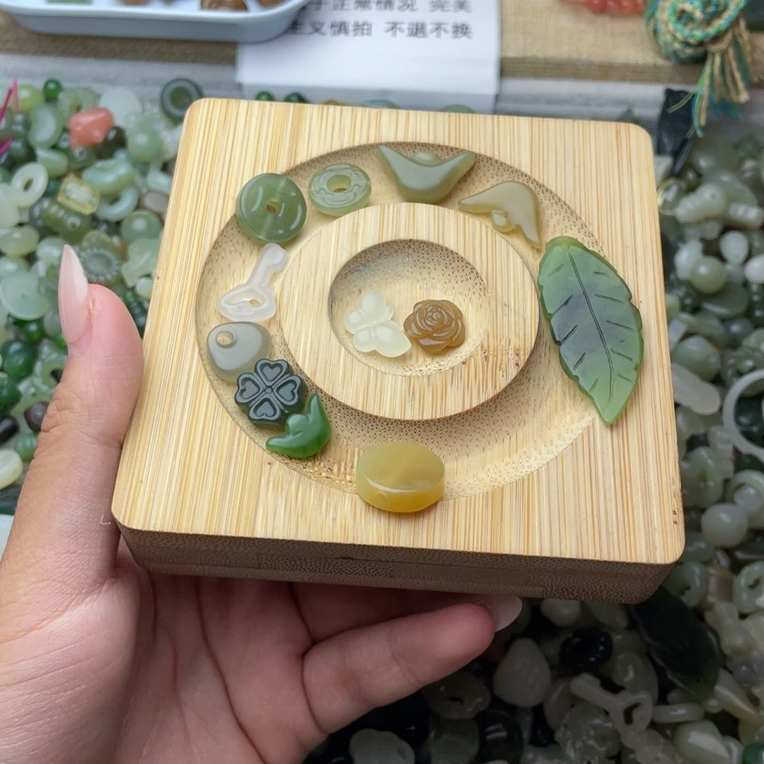 未镶嵌手绳和田玉轩*