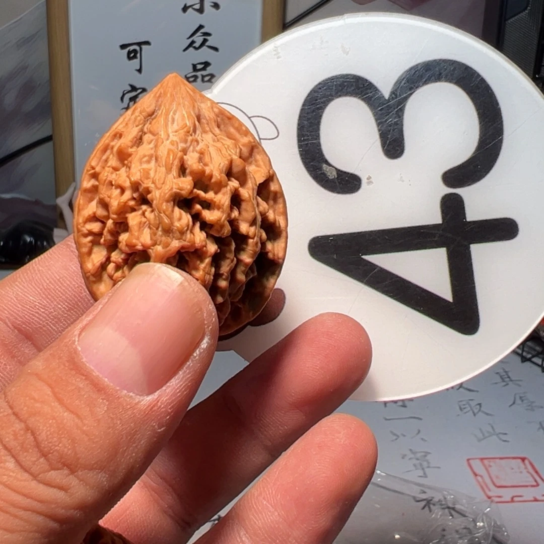 發***.文玩核桃，白色43号