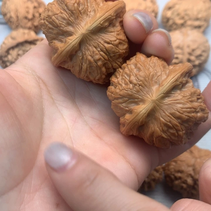 文玩核桃把件血麒麟42