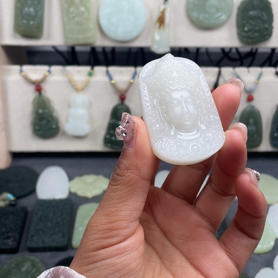 和田玉未镶嵌颈饰