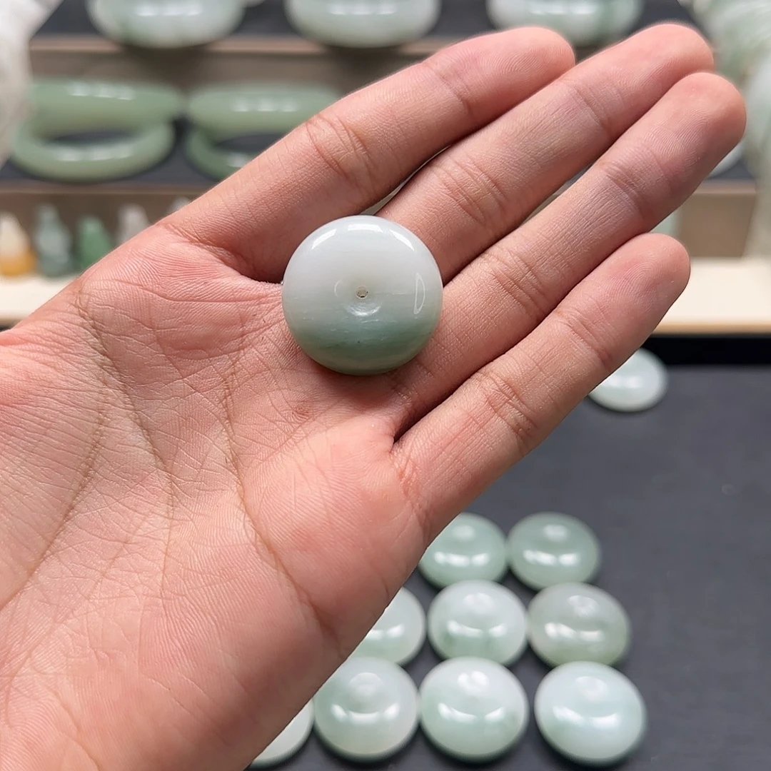 づ***老石英质玉未镶嵌吊坠(赠链)