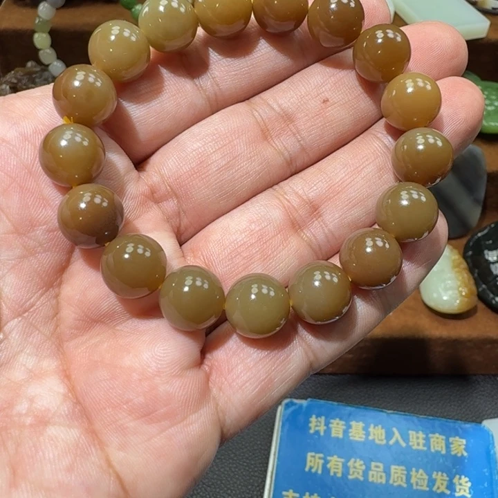 和田玉未镶嵌把件