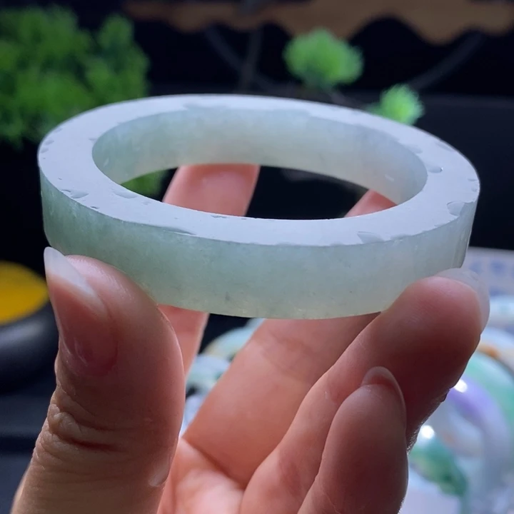 未镶嵌翡翠手镯定制翡翠