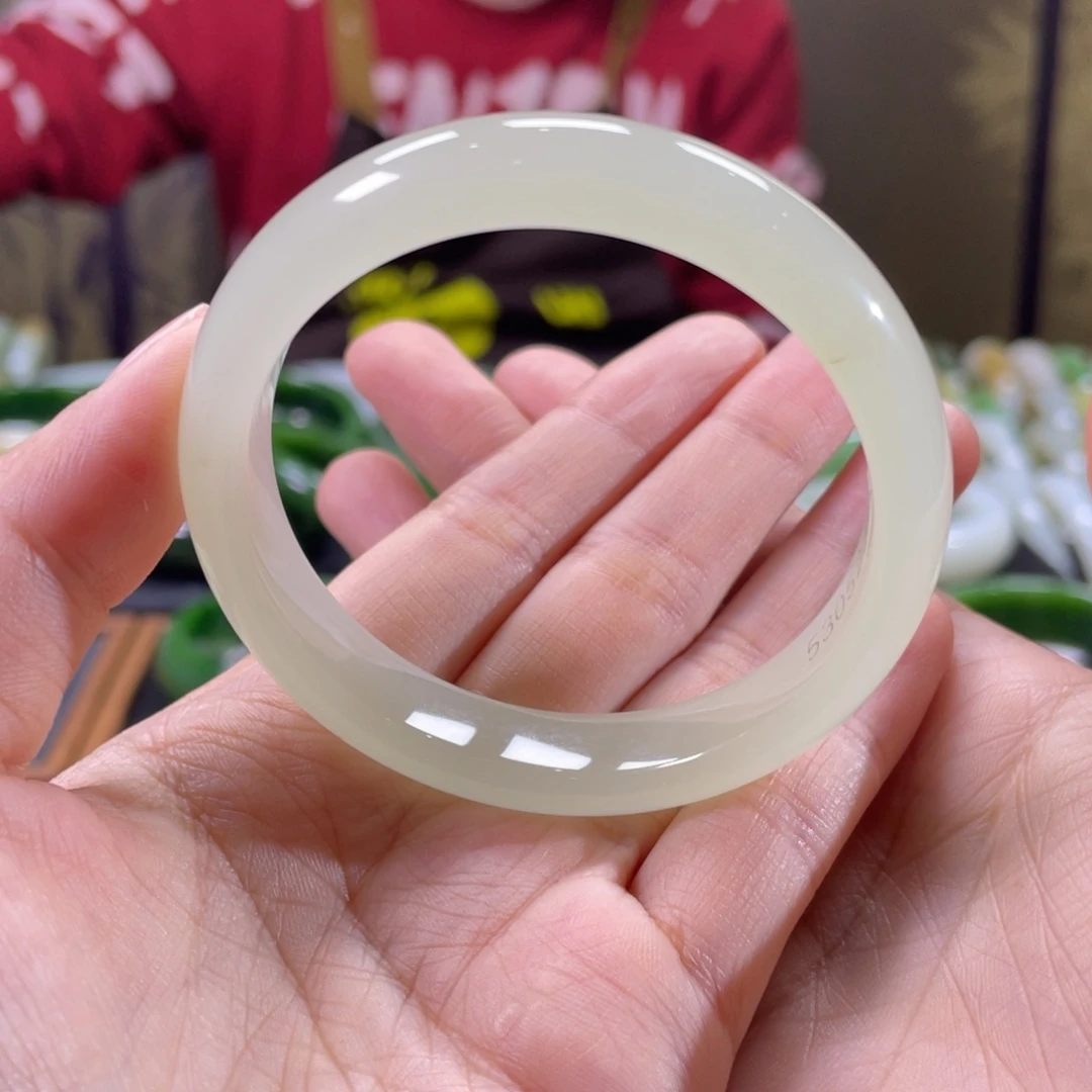 和田玉未镶嵌手镯53圈