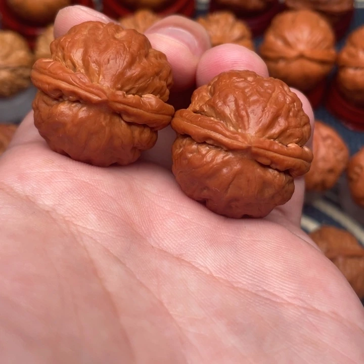 文玩核桃把件虎头