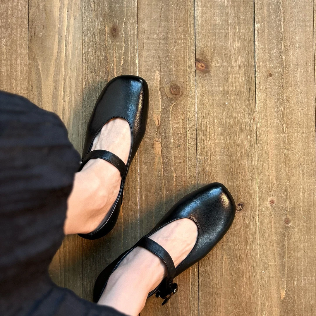 鹿一苇Lu'vwee复古圆头玛丽珍鞋女新款娃娃头休闲百搭浅口单鞋