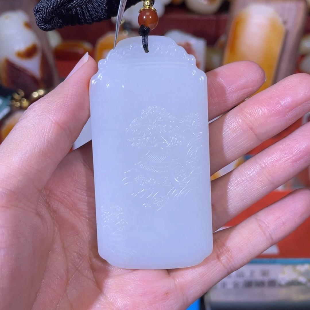 浩***。和田玉未镶嵌挂件