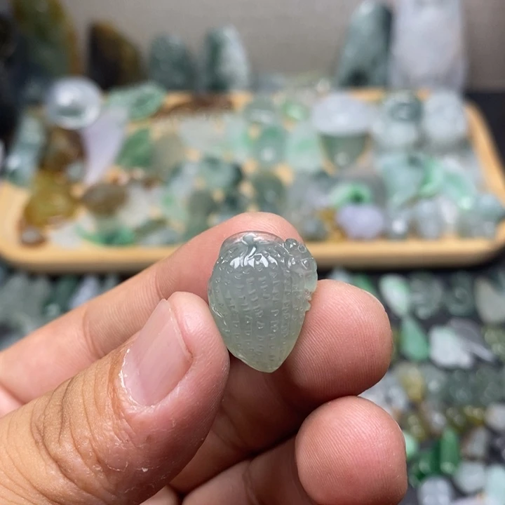 颈饰未镶嵌翡翠花生