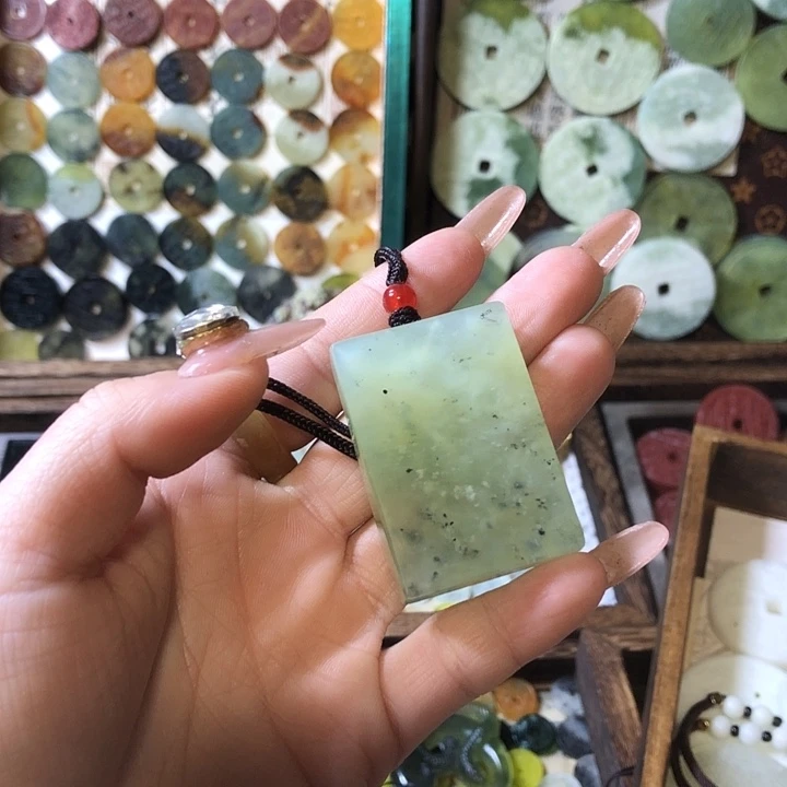 岫玉岫玉挂件未镶嵌