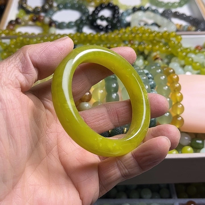 合金蛇纹石玉颈饰