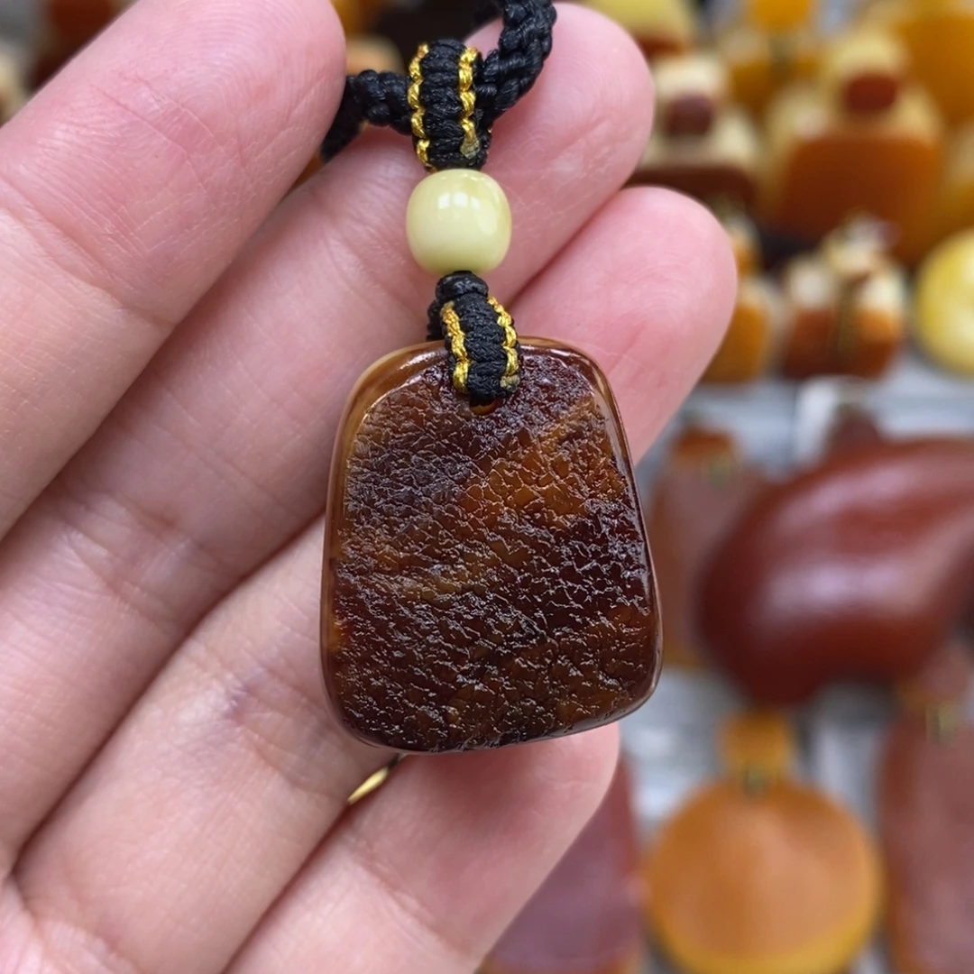 蜜蜡未镶嵌珠宝奇石