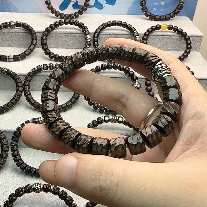 【闪购商品】椰蒂手串10.8龙鳞吞金兽