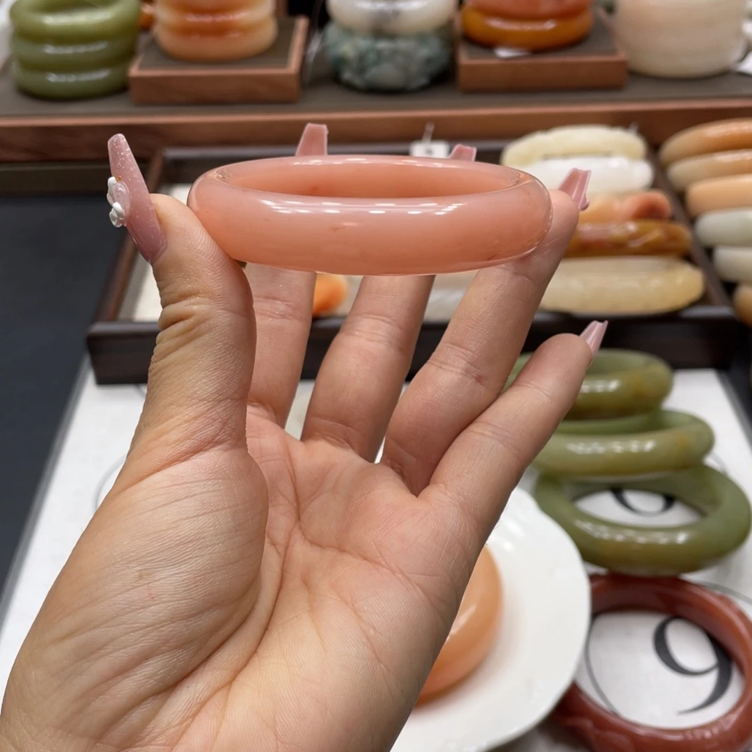选***难未镶嵌手镯石英质玉
