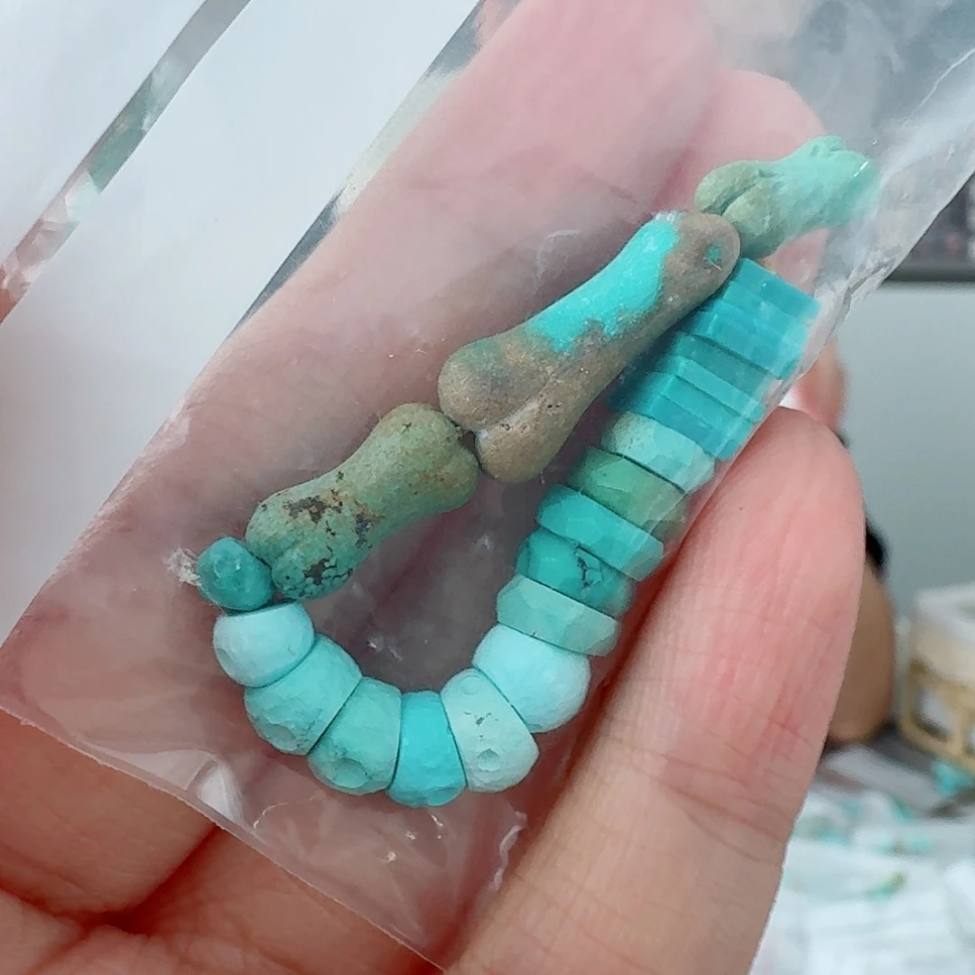 未镶嵌绿松石珠宝奇石