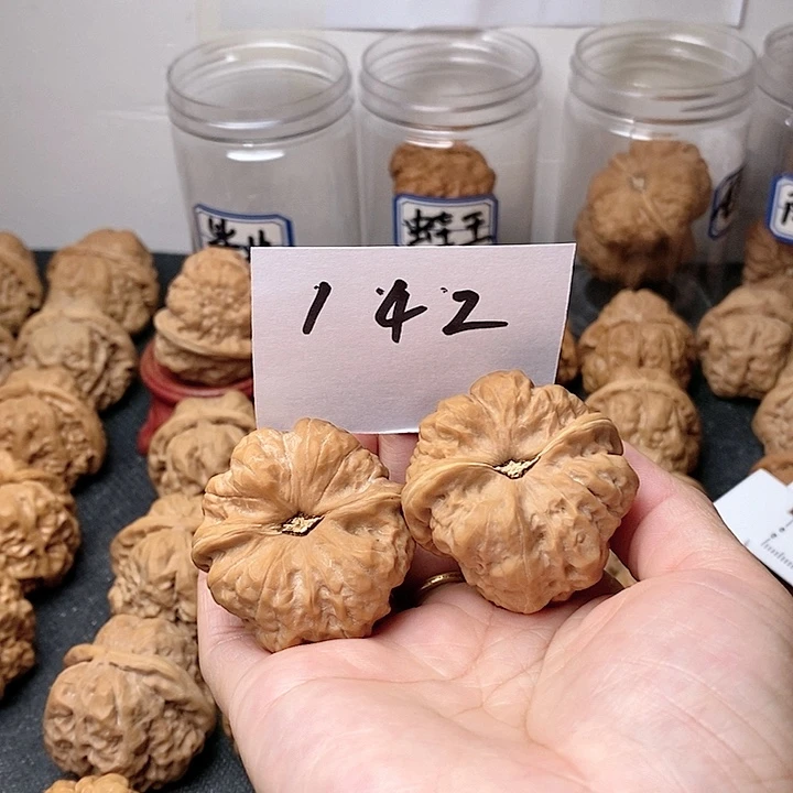 魏***生吊坠文玩核桃我也想要这样一款