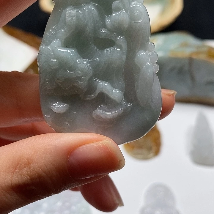 翡翠未镶嵌颈饰翡翠首饰