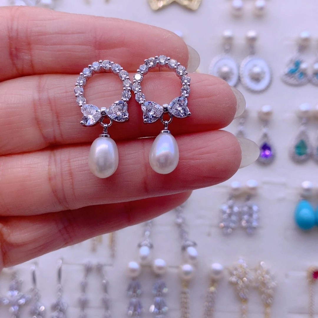 淡水珍珠合金耳饰