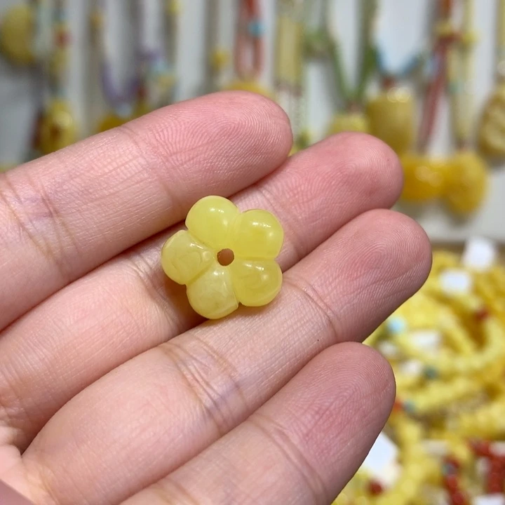 Y*** 裸石蜜蜡未镶嵌配饰