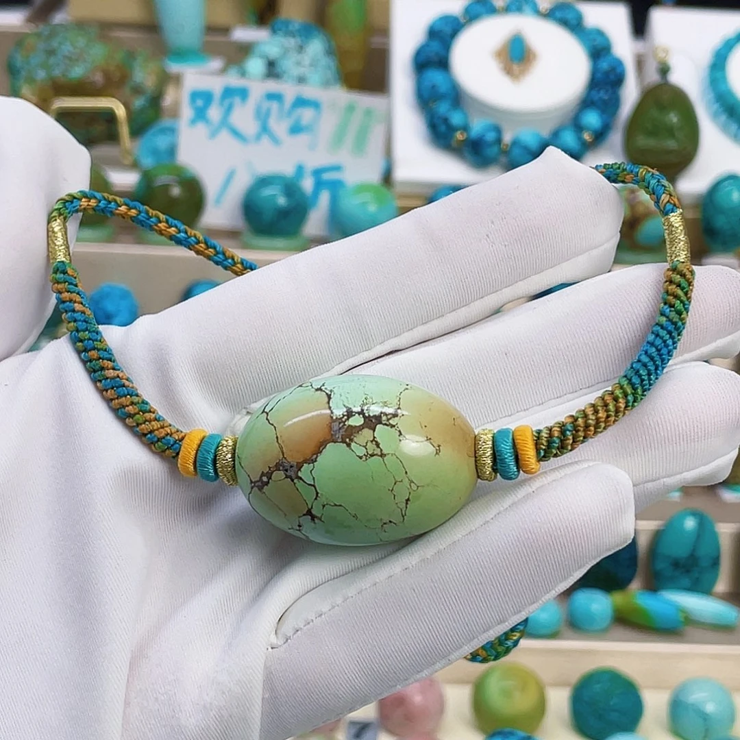 绿松石未镶嵌颈饰