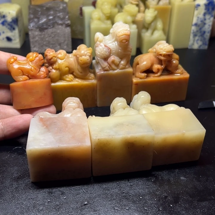 青田石三****斌老挝石钮呢