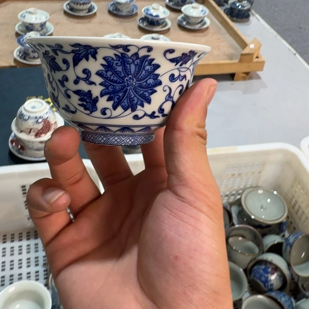 青花缠枝莲压手杯qqqqqq