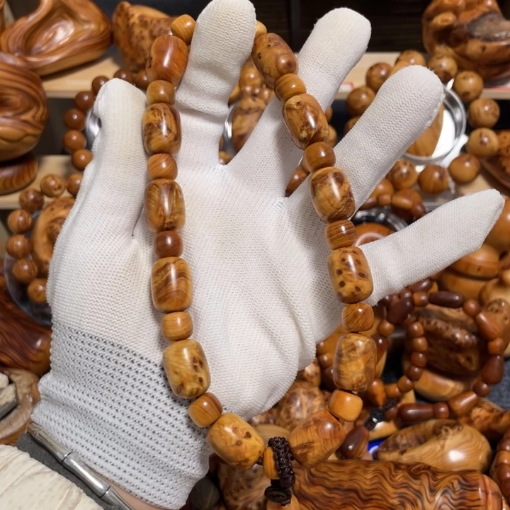 柏木（崖柏）?**?太行崖柏瘤疤随行手持