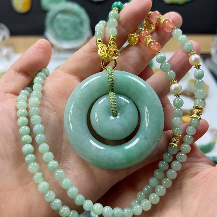 颈饰未镶嵌翡翠吊坠