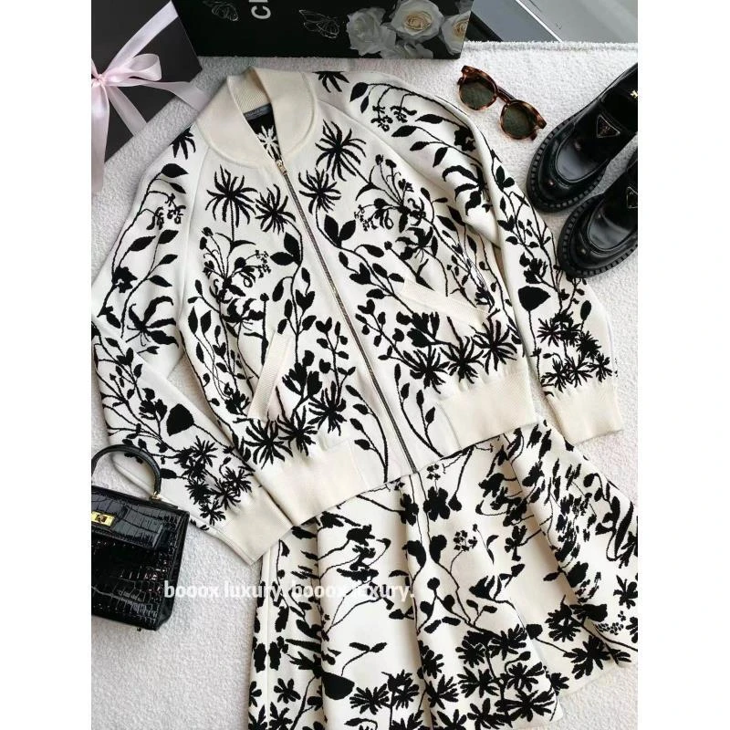 95新 Alexander McQueen/亚历山大·麦昆  xw193 粘胶 夹克套装 s