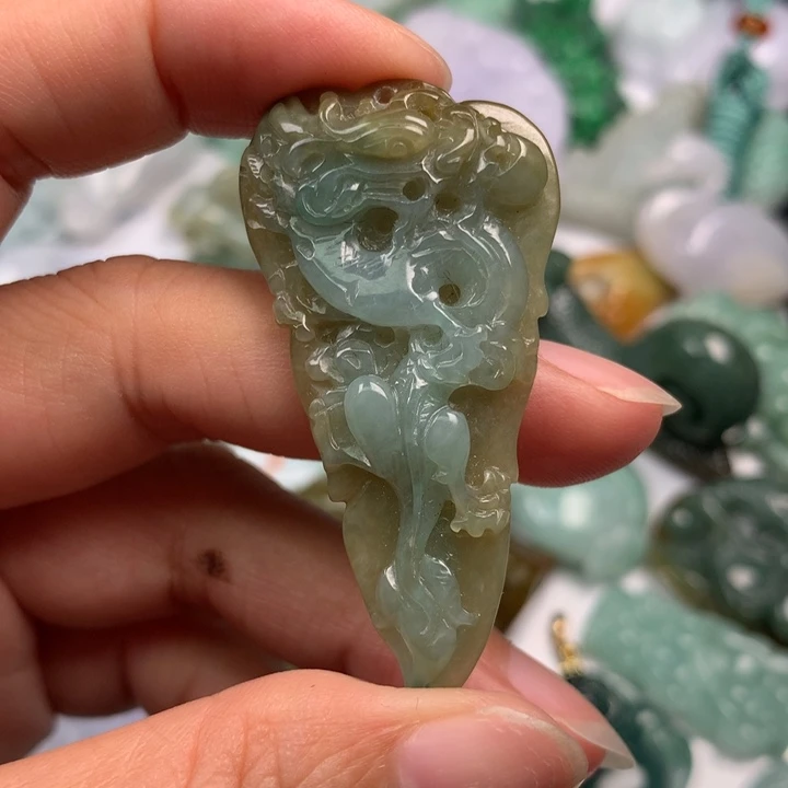 翡翠未镶嵌颈饰翡翠