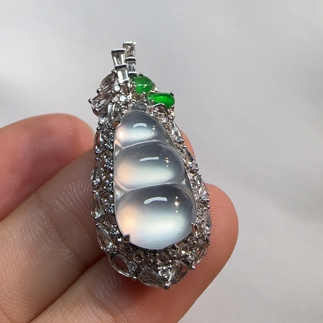 翡翠18K金镶嵌吊坠(不含链)福豆