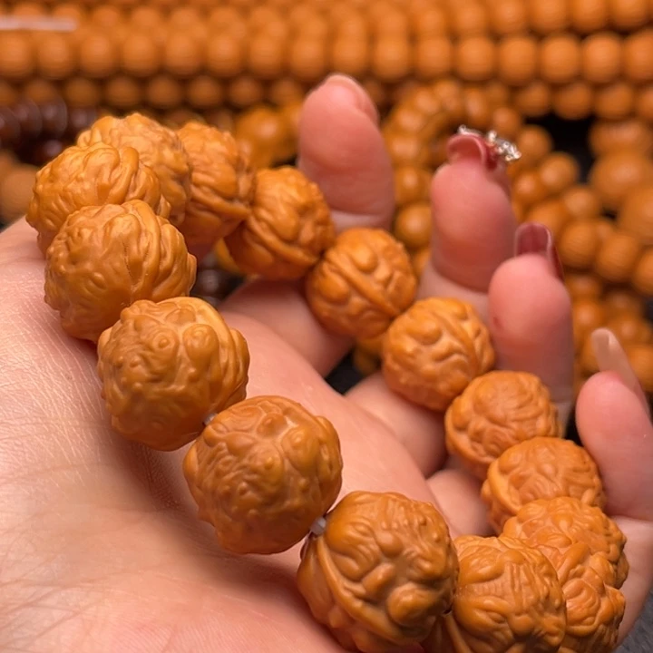 猴头核桃吊坠蟾王