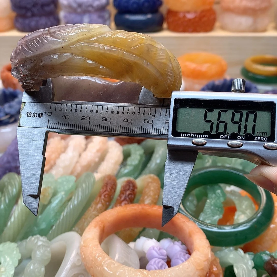未镶嵌手镯石英质玉