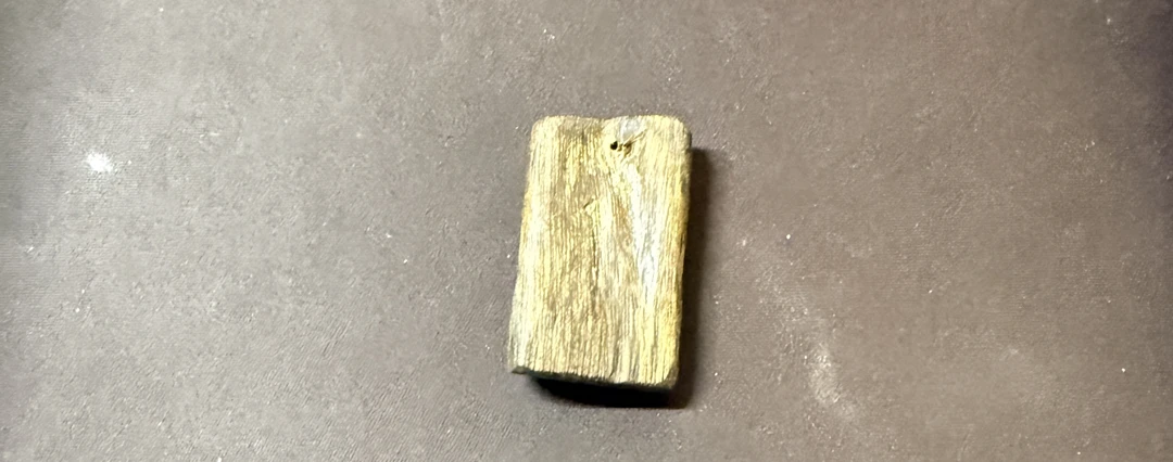 沉沉脖挂圆雕工艺
