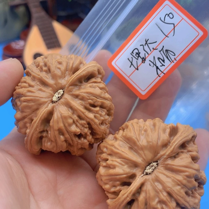 文玩核桃把件2**汰粗筋